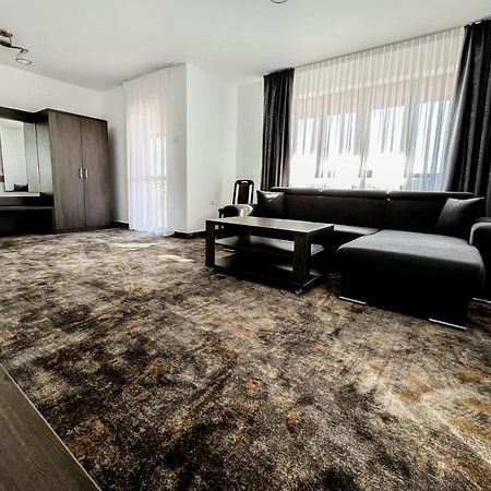 Motel Infinit Targu Jiu Luaran gambar