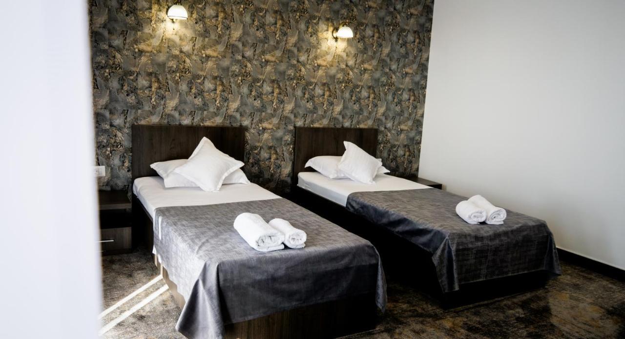 Motel Infinit Targu Jiu Luaran gambar