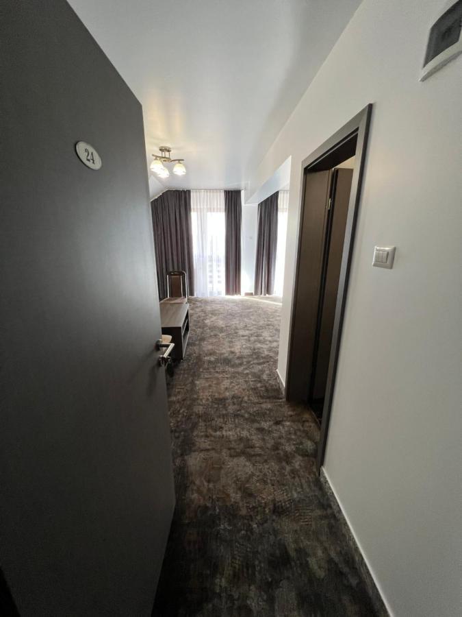 Motel Infinit Targu Jiu Luaran gambar