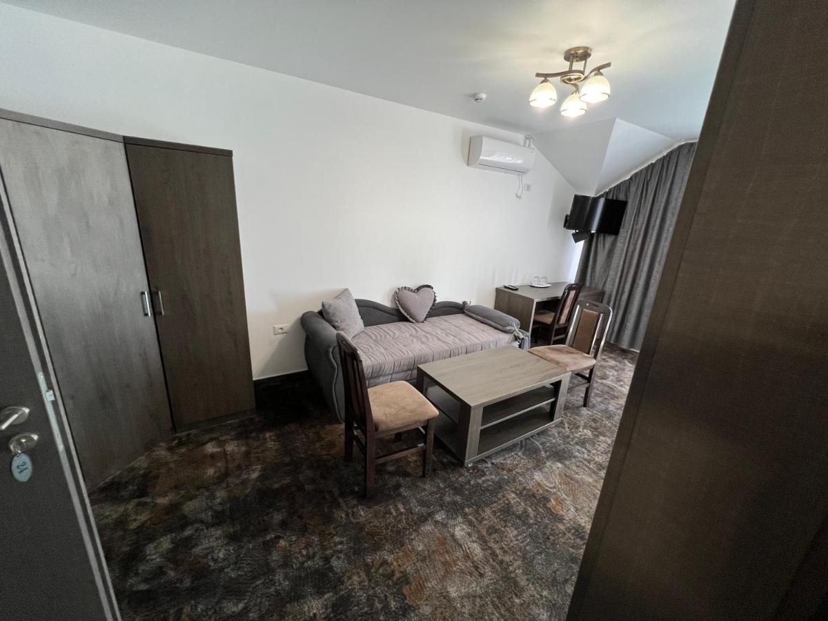 Motel Infinit Targu Jiu Luaran gambar