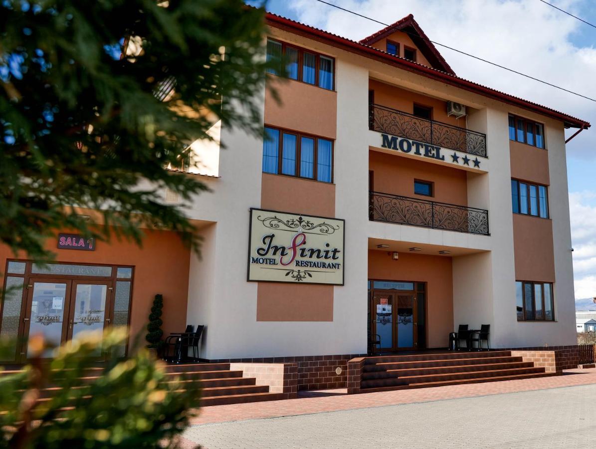 Motel Infinit Targu Jiu Luaran gambar