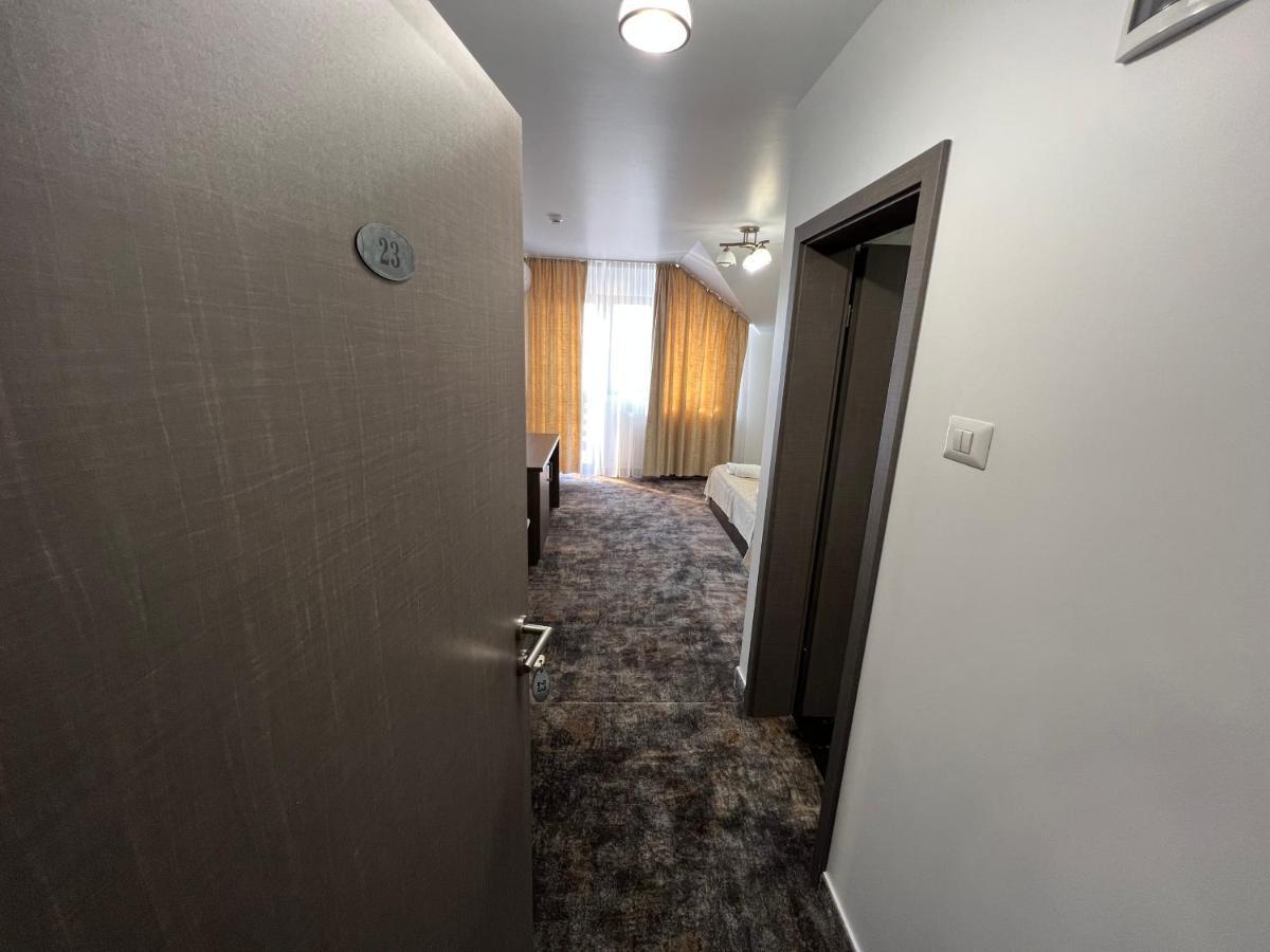 Motel Infinit Targu Jiu Luaran gambar