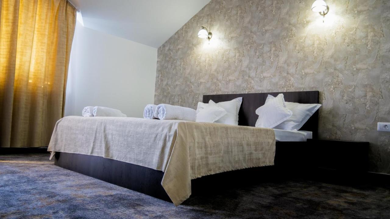 Motel Infinit Targu Jiu Luaran gambar
