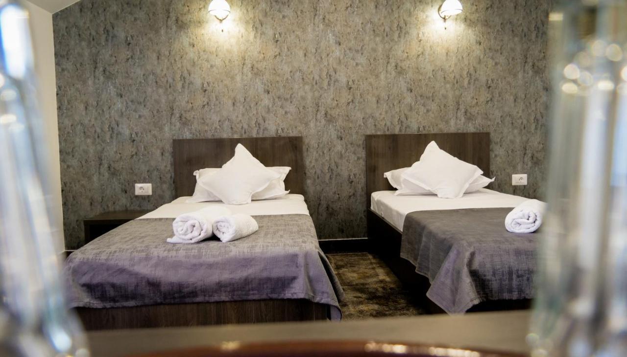 Motel Infinit Targu Jiu Luaran gambar