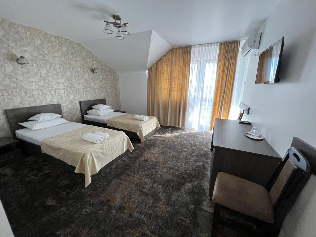 Motel Infinit Targu Jiu Luaran gambar
