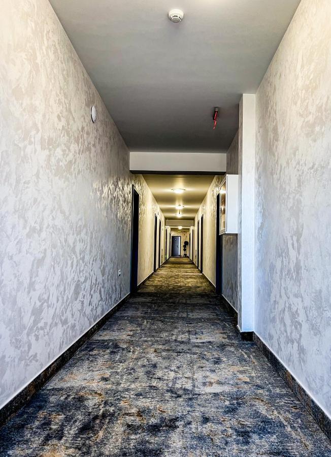 Motel Infinit Targu Jiu Luaran gambar