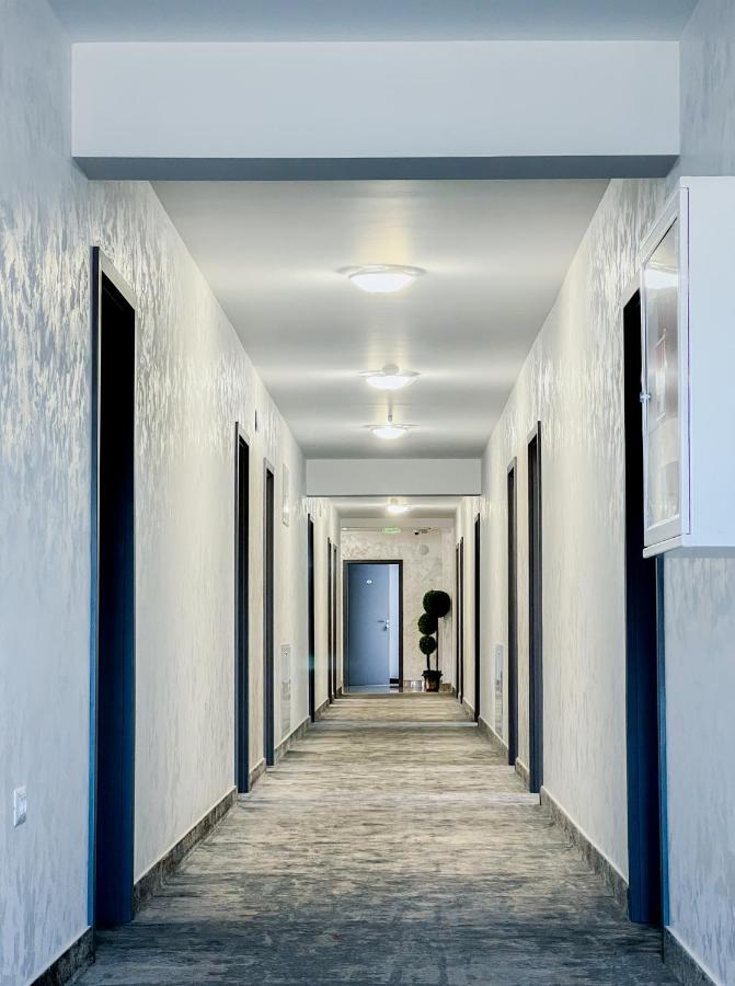 Motel Infinit Targu Jiu Luaran gambar