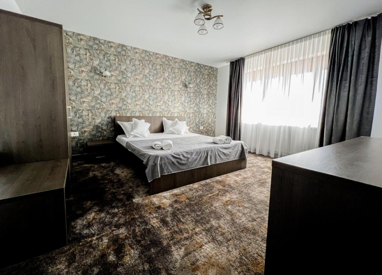 Motel Infinit Targu Jiu Luaran gambar