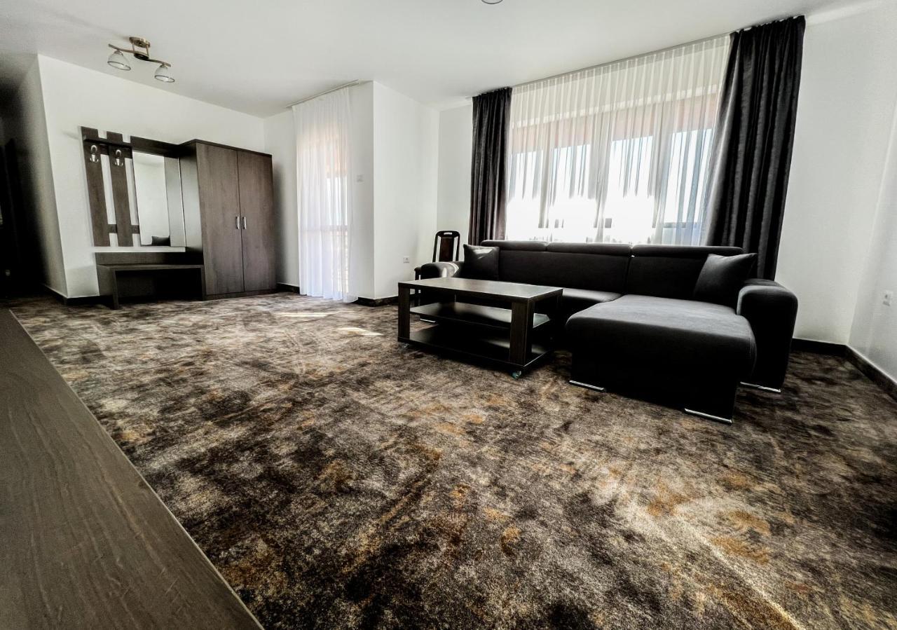 Motel Infinit Targu Jiu Luaran gambar