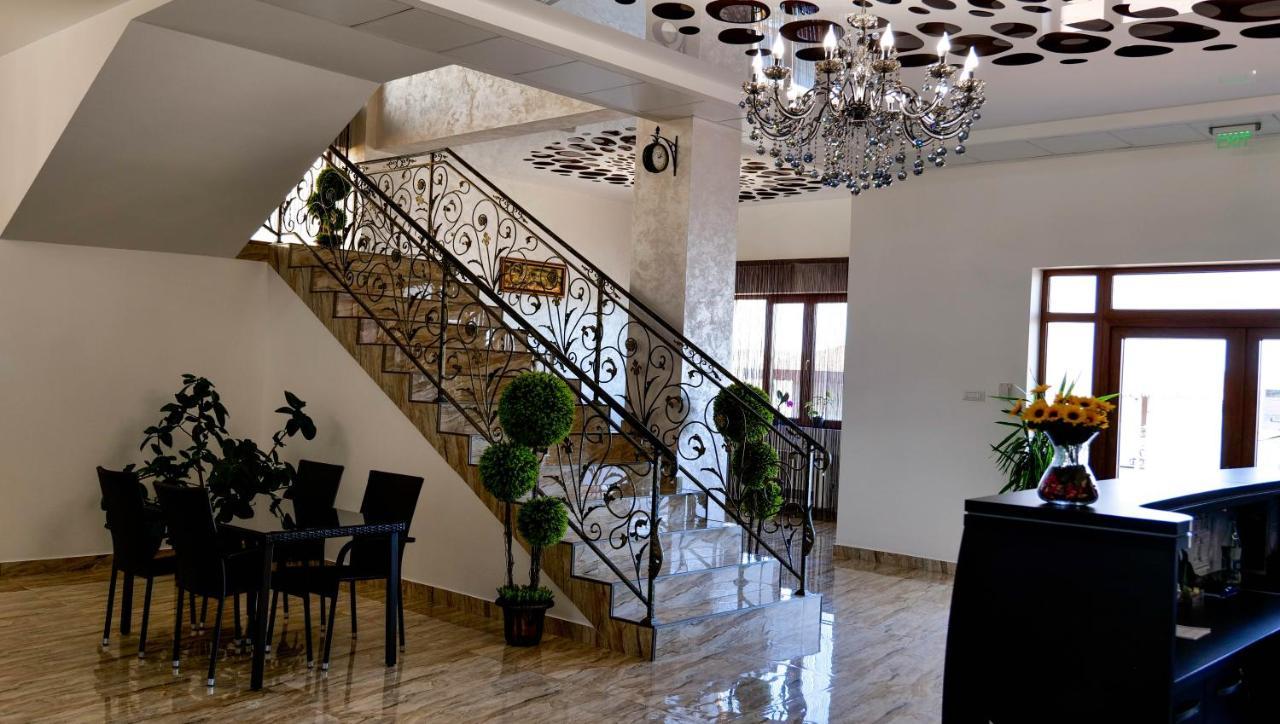 Motel Infinit Targu Jiu Luaran gambar