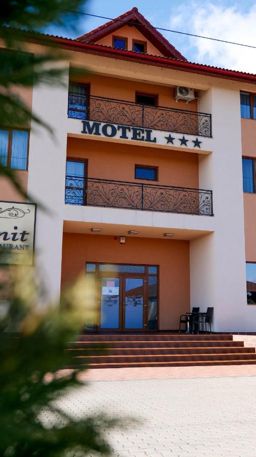 Motel Infinit Targu Jiu Luaran gambar