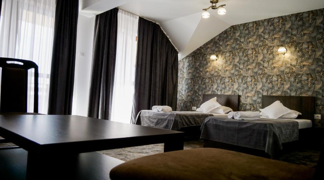 Motel Infinit Targu Jiu Luaran gambar