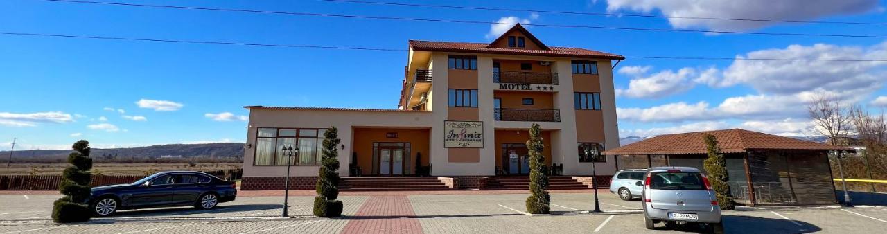 Motel Infinit Targu Jiu Luaran gambar
